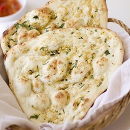 Garlic Naan (นานกระเทียม)