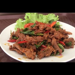 ผัดเผ็ดเนื้อ ราดข้าว