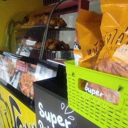 ไก่ทอดโอปป้า ถ.ริมทางรถไฟนอก