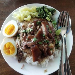 ริมรั้ว"ข้าวขาหมูแม่มุกดา"(หนองกระทุ่ม)