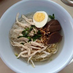 ก๋วยเตี๋ยวน้ำใสไก่ฉีก