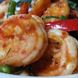 ผัดพริกเเกงกุ้ง ราดข้าว