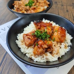 ข้าวไก่คาราเกะเทริยากิ
