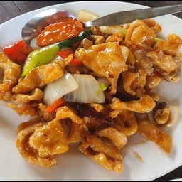 ไก่ผัดเม็ดมะม่วง