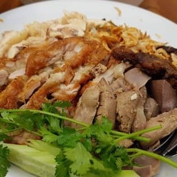 ไก่สับ3อย่าง  ต้ม+ทอด+ดูไบ (เฉพาะไก่)