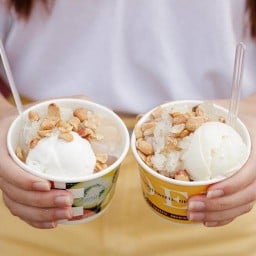ไอติมกะทิ ความสุขที่ไม่มีวันละลาย