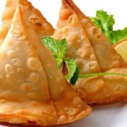ซาโมซ่า (Veg Samosa)