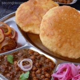 ปูริโชเร่ (Chole Puri)