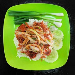 ข้าวยำไก่แซ่บ