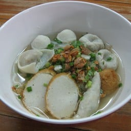 ก๋วยเตี๋ยวลูกชิ้นปลาแท้ๆน้ำใส