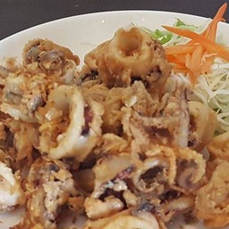 ปลาหมึกทอดกะเทียม