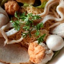 บะหมี่เกี้ยวหมูแคะน้ำใส