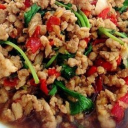 กระเพราหมูผริกแห้ง