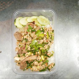 ลาบหมูราดข้าว