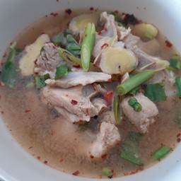 ต้มแซ่บกระดูกหมูอ่อน