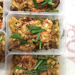 มะละกอผัดไข่ใส่กุ้งสด