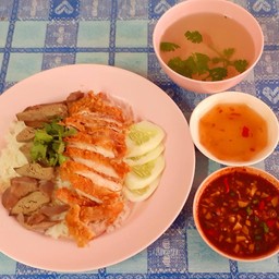 ข้าวมันไก่ทอด+เครื่องใน