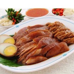 ขาหมูสับเปล่า + ไข่