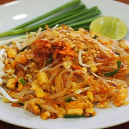 ผัดไทยกุ๊กลุงหมี