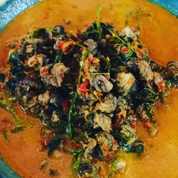 แกงคั่วหอยขมใบชะพลู,