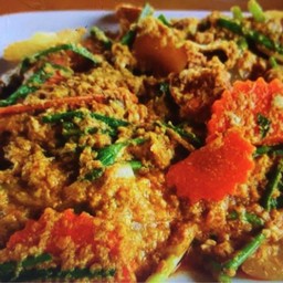 ปูนิ่มผัดผงกะหรี่