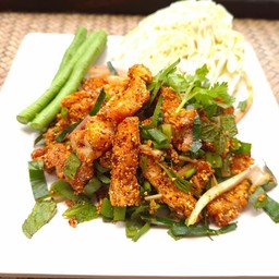 ลาบไก่ทอด