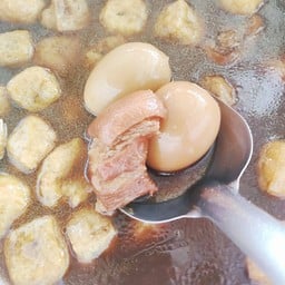 ไข่พะโล้ขาหมู