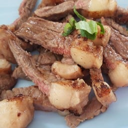 เนื้อเสือร้องไห้ย่าง