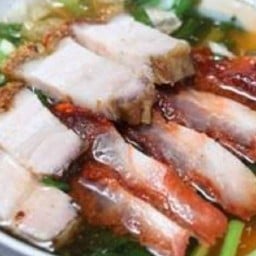 ลุงโจ-ก๋วยจั๊บ ข้าวหมูกรอบหมูแดง