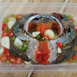 ยำปู่ไข่ดอง
