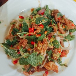 กบผัดใบยี่หร่า