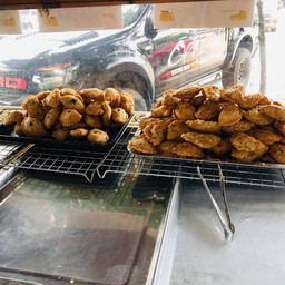 ณดา กะหรี่พัฟพาย
