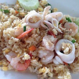ข้าวผัดรวมมิตร