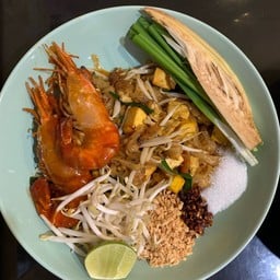 วุ้นเส้น ผัดไทยกุ้งสด (กุ้งแม่น้ำ)