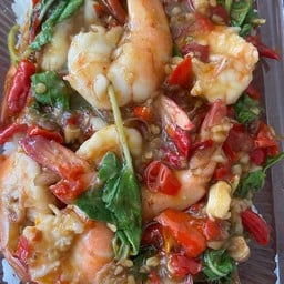 ข้าวกะเพรากุ้ง