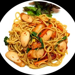 สปาเก็ตตี้ผัดขี้เมา ไส้กรอก