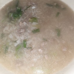 ข้าวต้มทรงเครื่องหมูสับ