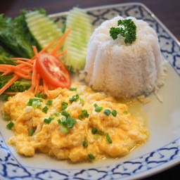 ข้าวไข่ข้นเนื้อปูก้อน