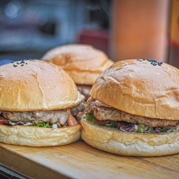 เบอร์เกอร์หมู ( Pork Burger )