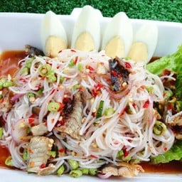 ยำขนมจีน