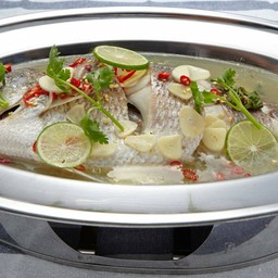 ปลากระพงนึ่งมะนาว