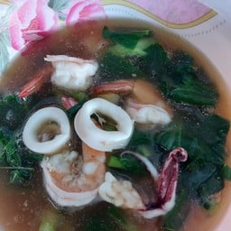 เส้นใหญ่ราดหน้าทะเล