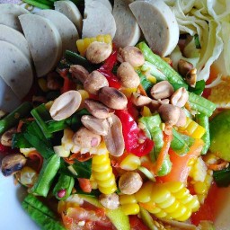 เอ๋ ผัดไทย หอยทอด