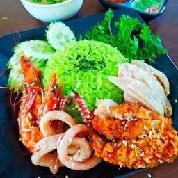 ข้าวมันไก่ใบเตย สารภี