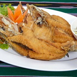 ปลากะพงราดน้ำปลา