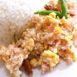 ข้าวราดไข่ผัดแหนม