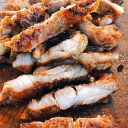 ตำยำหัวมุม(หมูหมูคอหมูย่าง)