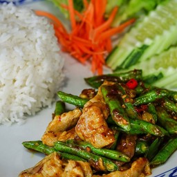 หมูนุ่มผัดพริกแกงราดข้าว   (  stir fried pork red curry paste on rice  )