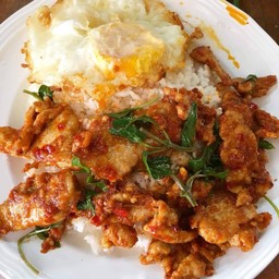 ผัดพริกแกง