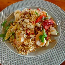 ชื่นยำแซ่บ